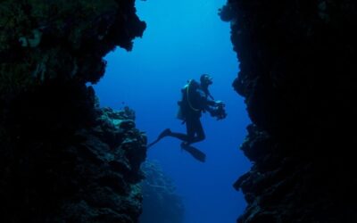 cavern_and_diver_h